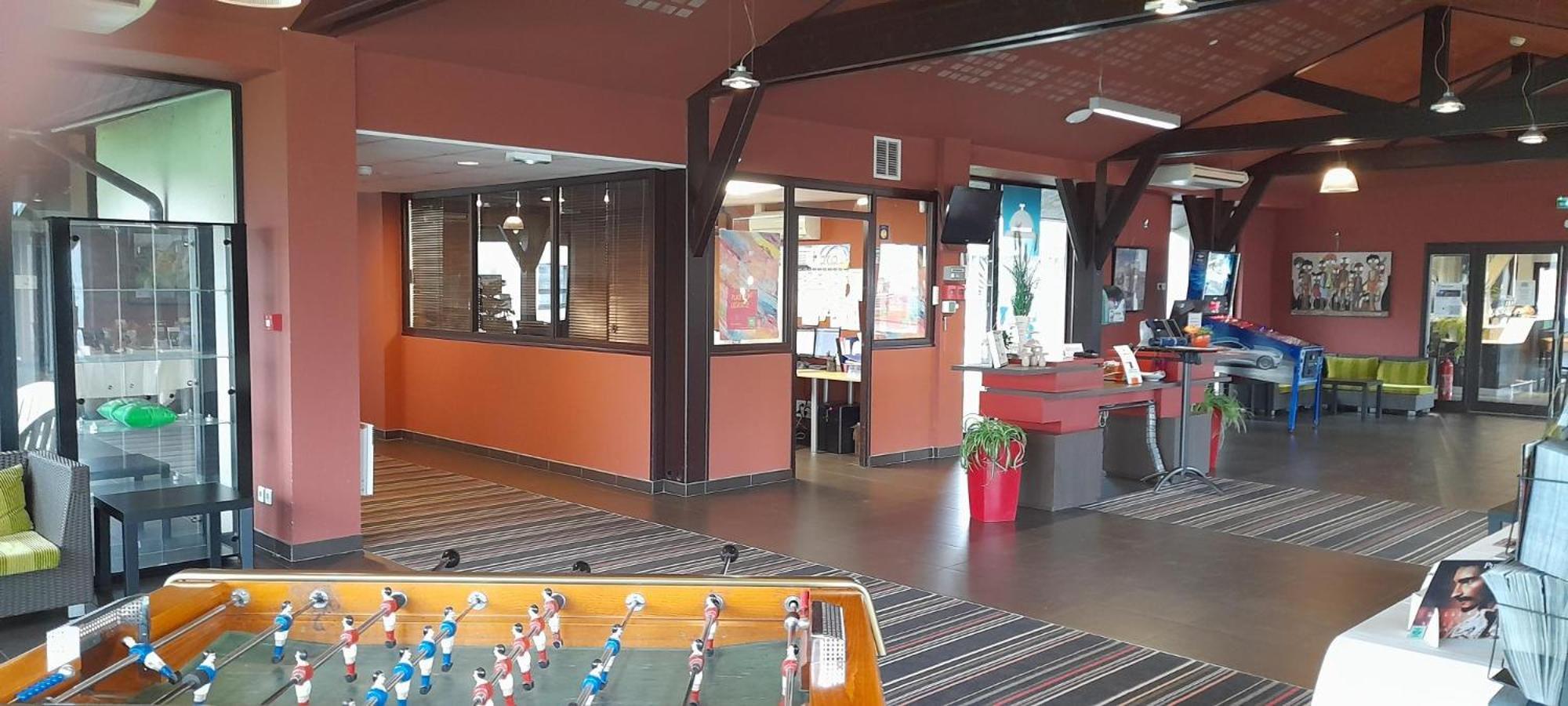 Готель Ibis Styles Segre Екстер'єр фото