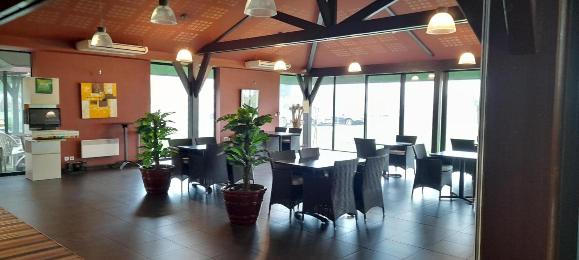 Готель Ibis Styles Segre Екстер'єр фото