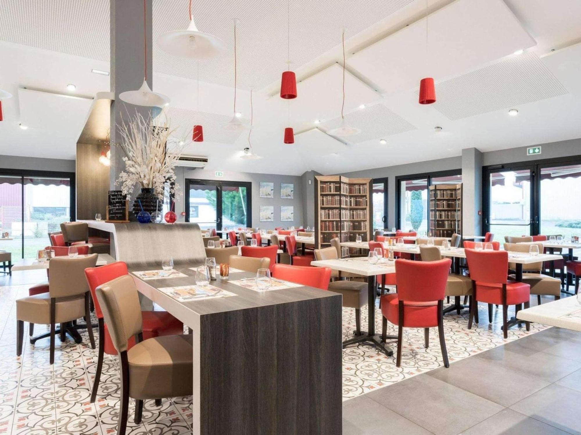 Готель Ibis Styles Segre Екстер'єр фото