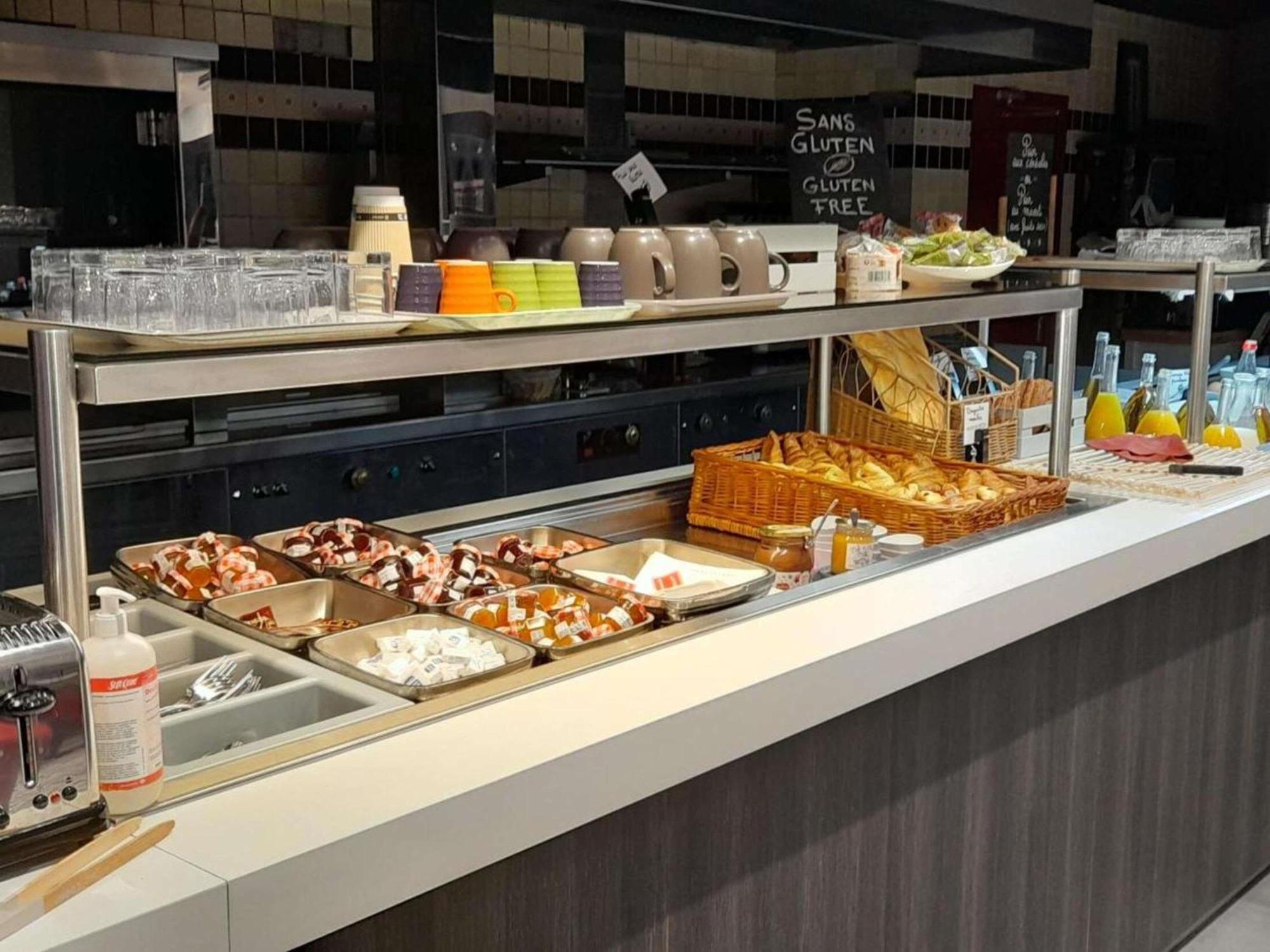 Готель Ibis Styles Segre Екстер'єр фото