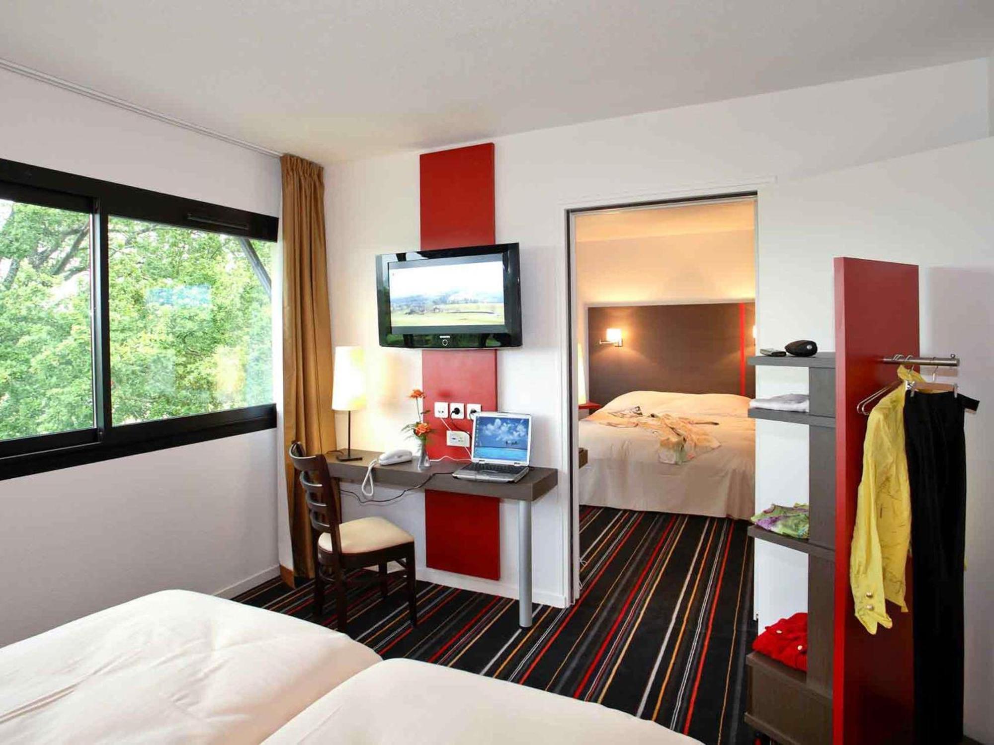 Готель Ibis Styles Segre Екстер'єр фото