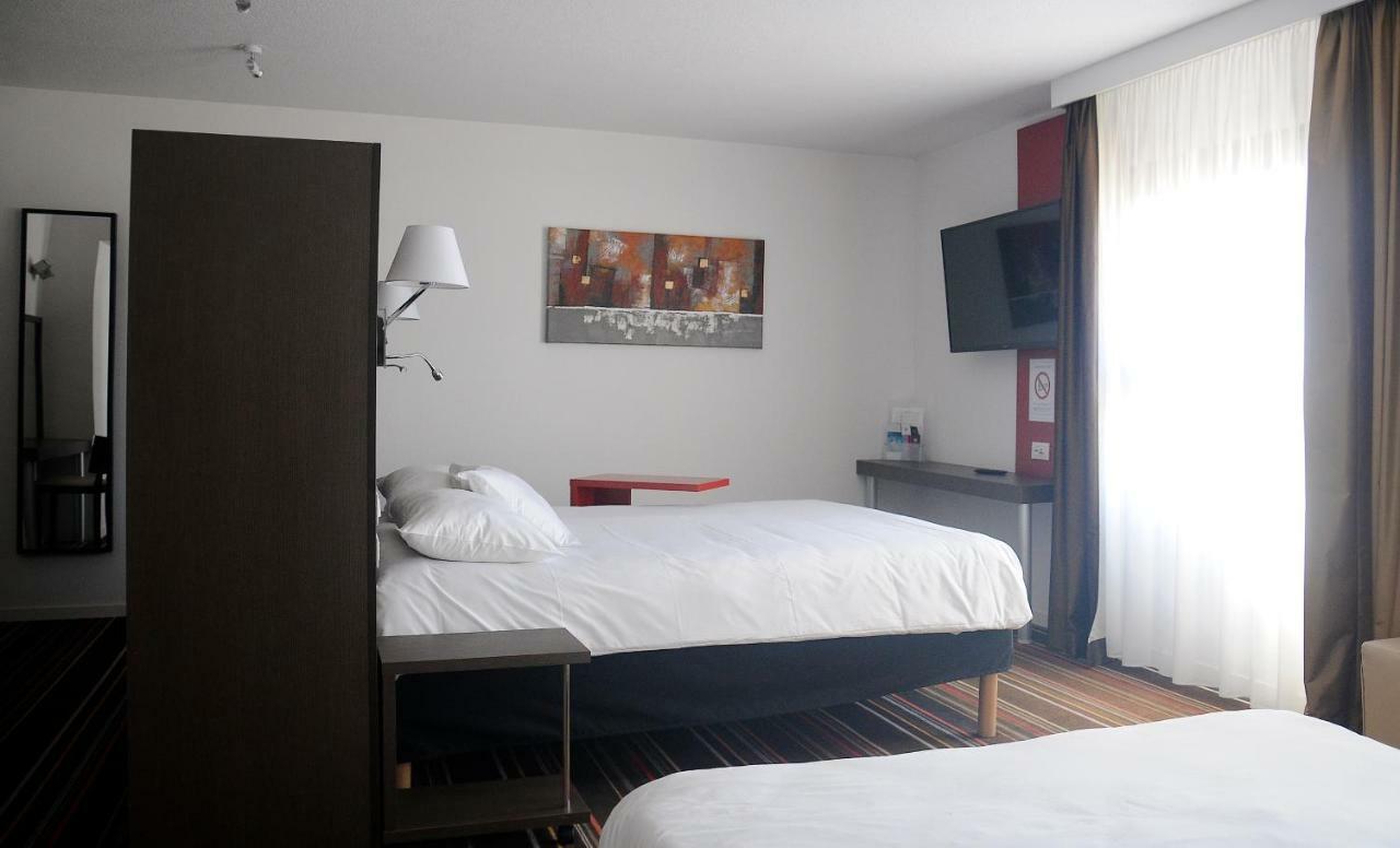 Готель Ibis Styles Segre Екстер'єр фото